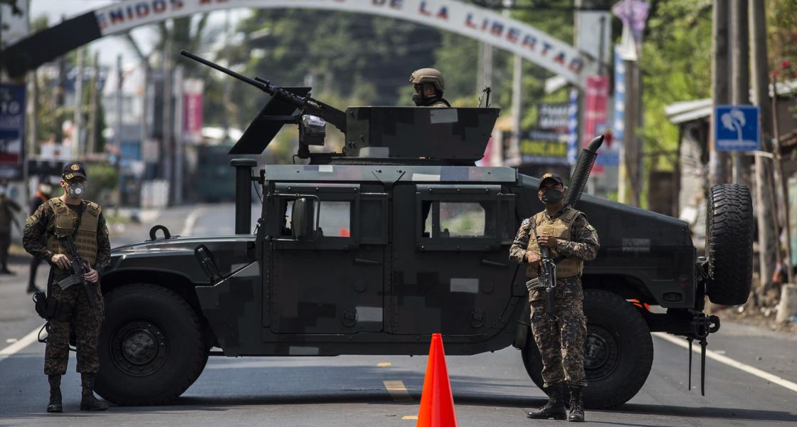 Soldaten in El Salvador während der Corona-Ausgangssperre 2020 Soldaten in El Salvador während der Corona-Ausgangssperre 2020