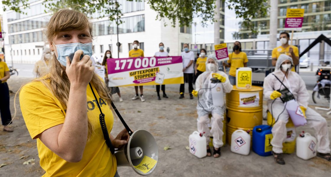 Übergabe von 177.000 Unterschriften Giftexporte zu stoppen, Juni 2021 Unterschriftenübergabe im Juni 2021, Giftexporte stoppen, Petition