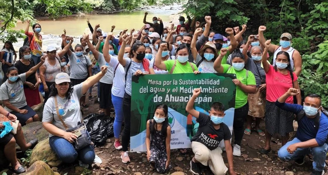 Protestaktion des Runden Tisches für Nachhaltigkeit für Wasser & Umwelt von Ahuachapán. Protestaktion des Runden Tisches für Nachhaltigkeit für Wasser & Umwelt von Ahuachapán.