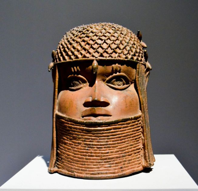 Skulptur aus dem Bode-Museum in Berlin: Bei fast allen Benin-Bronzen handelt es sich um koloniale Raubobjekte. Foto: Francisco Anzola (CC BY 2.0)