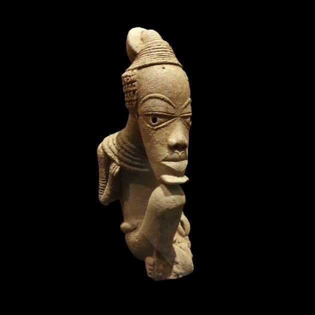 Die meisten der nach Frankreich entwendeten afrikanischen Objekte lagern im Musée du quai Branly in Paris. So auch die Terrakottafigur der Nok-Kultur aus dem heutigen Nigeria. Foto: Rama (CC BY-SA 3.0 FR)