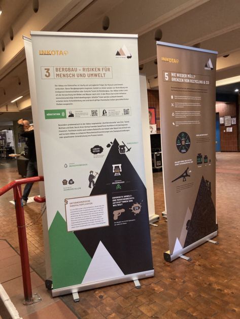 Roll-Ups Roll-Ups der "Rohstoffwende"-Ausstellung