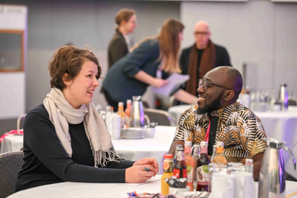 Gespräch: Evelyn Bahn und Nana Kwasi Barning Gespräch zwischen Evelyn Bahn und Nana Kwasi Barning 2023