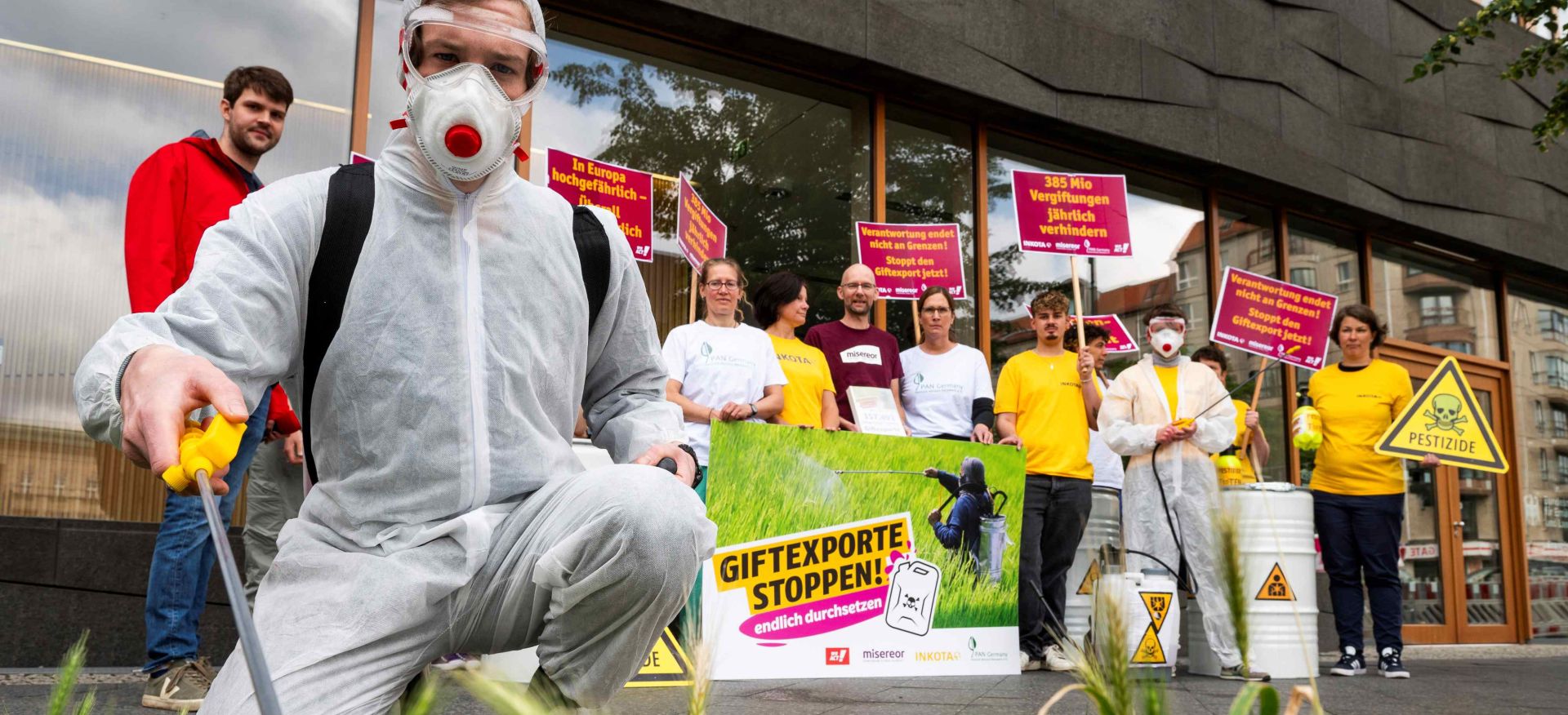 Giftexporte stoppen. Übergabe der Petition an BMEL