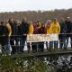 Das INKOTA Team, im Herbst 2023 auf einem Steg am See in Kloster Lehnin.