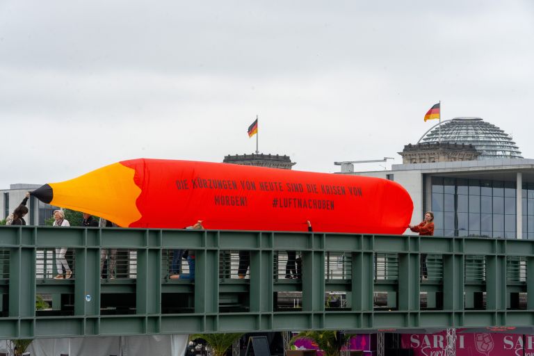 Protestaktion #Luftnachoben auf dem Washingtonplatz