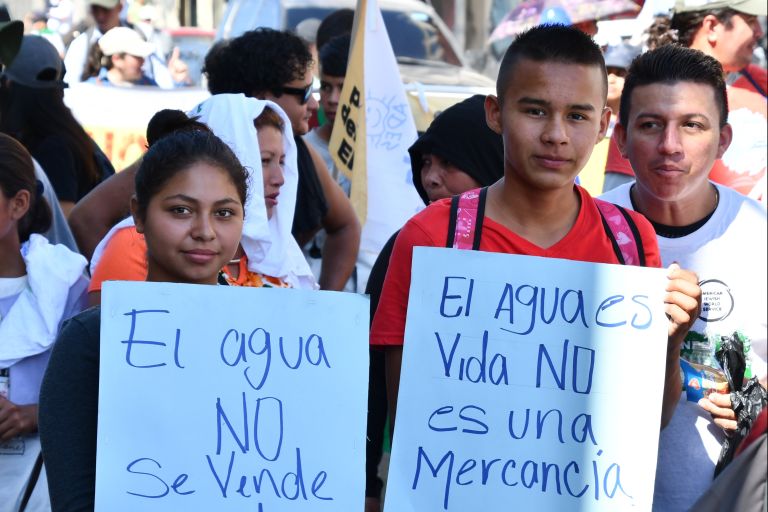 El Salvador: Demonstration Recht auf Wasser